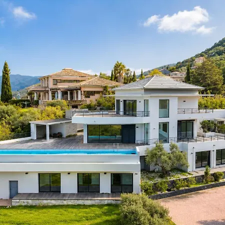 D Exception 450m2 Avec Piscine Vue Domaine Prive Cardo Nyaraló *
