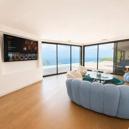 D Exception 450m2 Avec Piscine Vue Domaine Prive Cardo Nyaraló