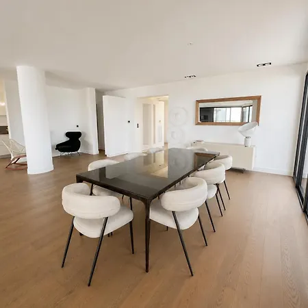 D Exception 450m2 Avec Piscine Vue Domaine Prive Cardo Nyaraló