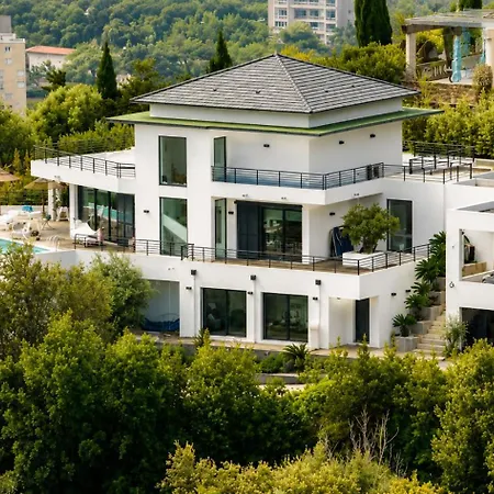 Nyaraló D Exception 450m2 Avec Piscine Vue Domaine Prive Cardo