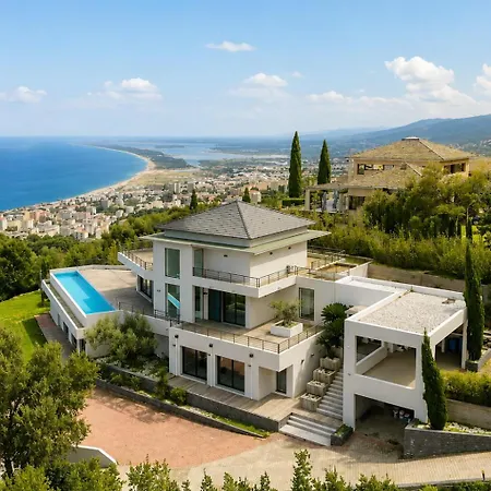 Nyaraló D Exception 450m2 Avec Piscine Vue Domaine Prive Cardo Bastia